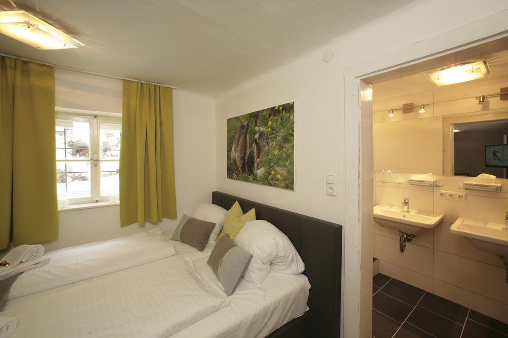 Lake And Cityhotel Edelweiss - Self Check In Zell am See Quarto foto