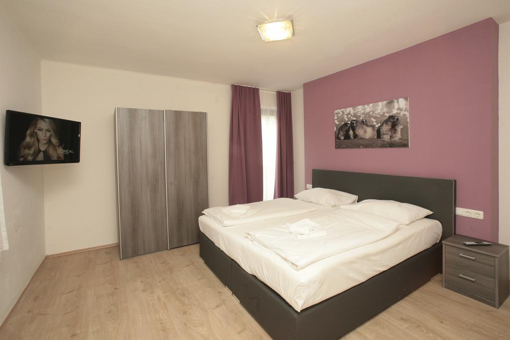 Lake And Cityhotel Edelweiss - Self Check In Zell am See Quarto foto